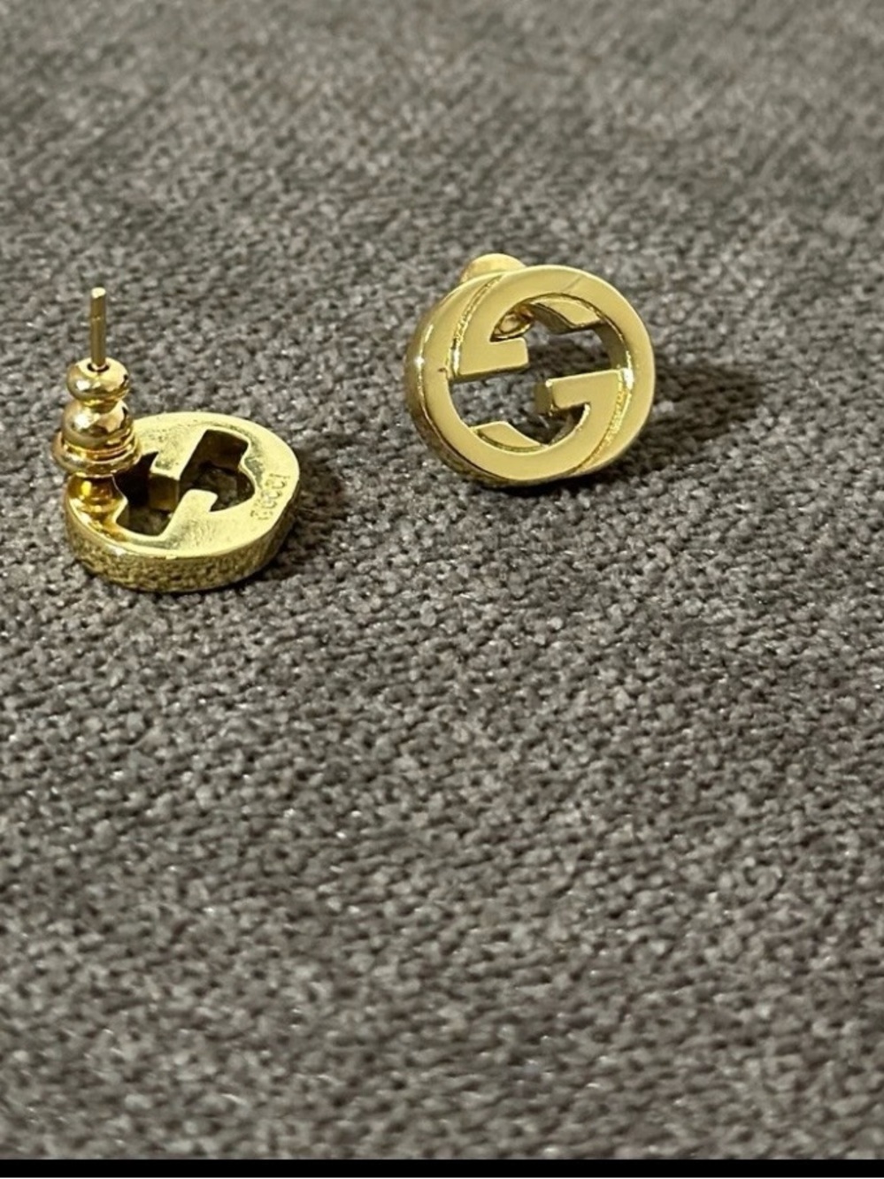 Gucci Interlocking GG Stud Earrings - Picture 4 of 4